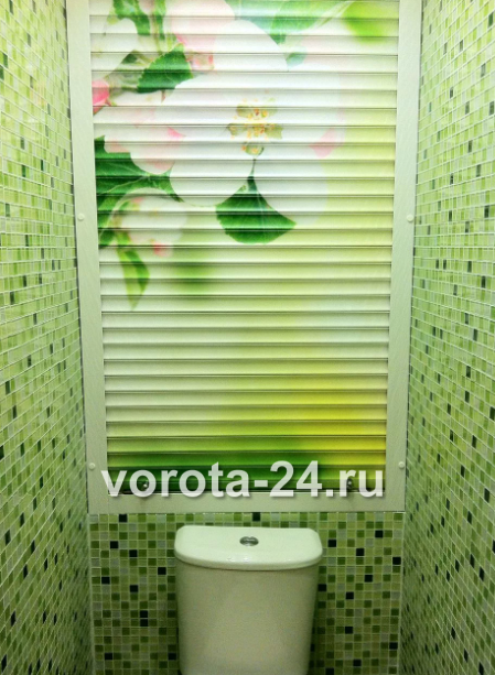 Идеи для туалета с зеленой плиткой